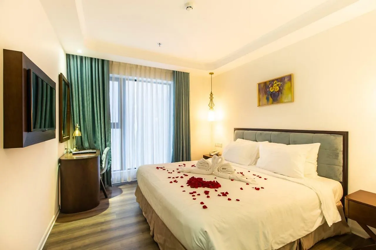 Adaline Hotel And Suite Da Nang 3*,